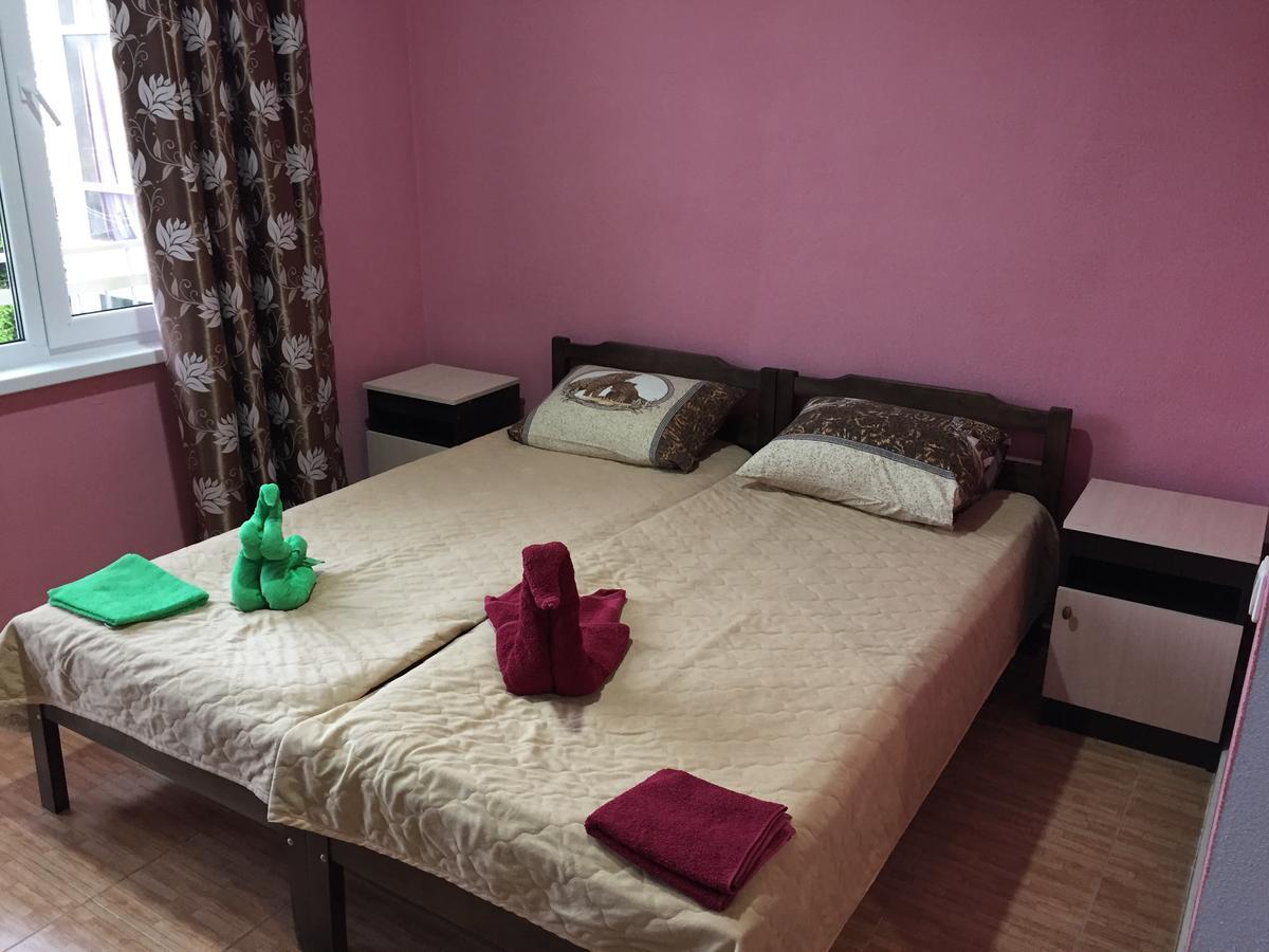 Dionisy Guest House Πιτσούντα Εξωτερικό φωτογραφία
