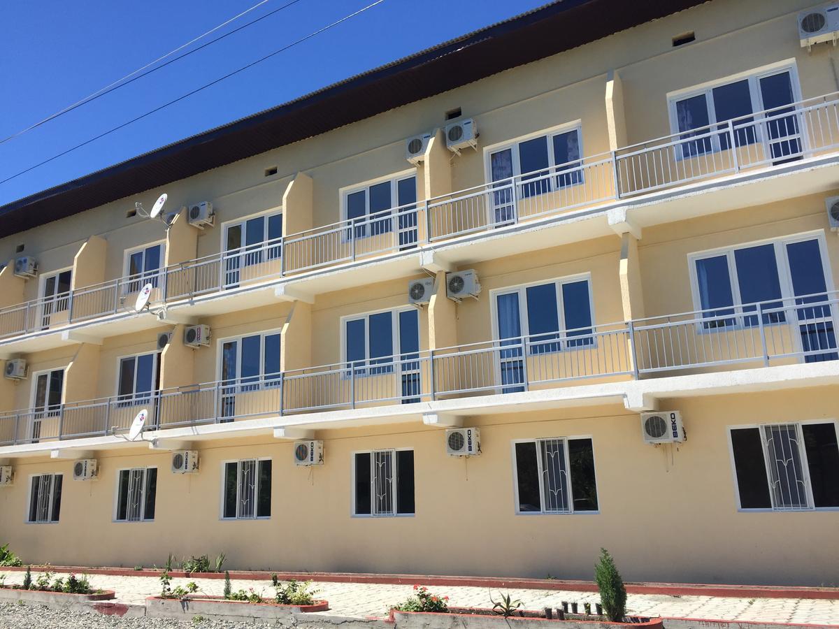 Dionisy Guest House Πιτσούντα Εξωτερικό φωτογραφία