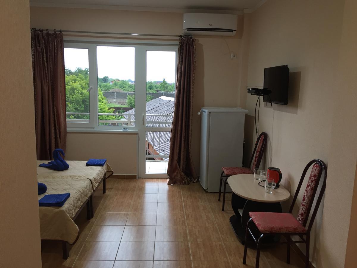 Dionisy Guest House Πιτσούντα Δωμάτιο φωτογραφία